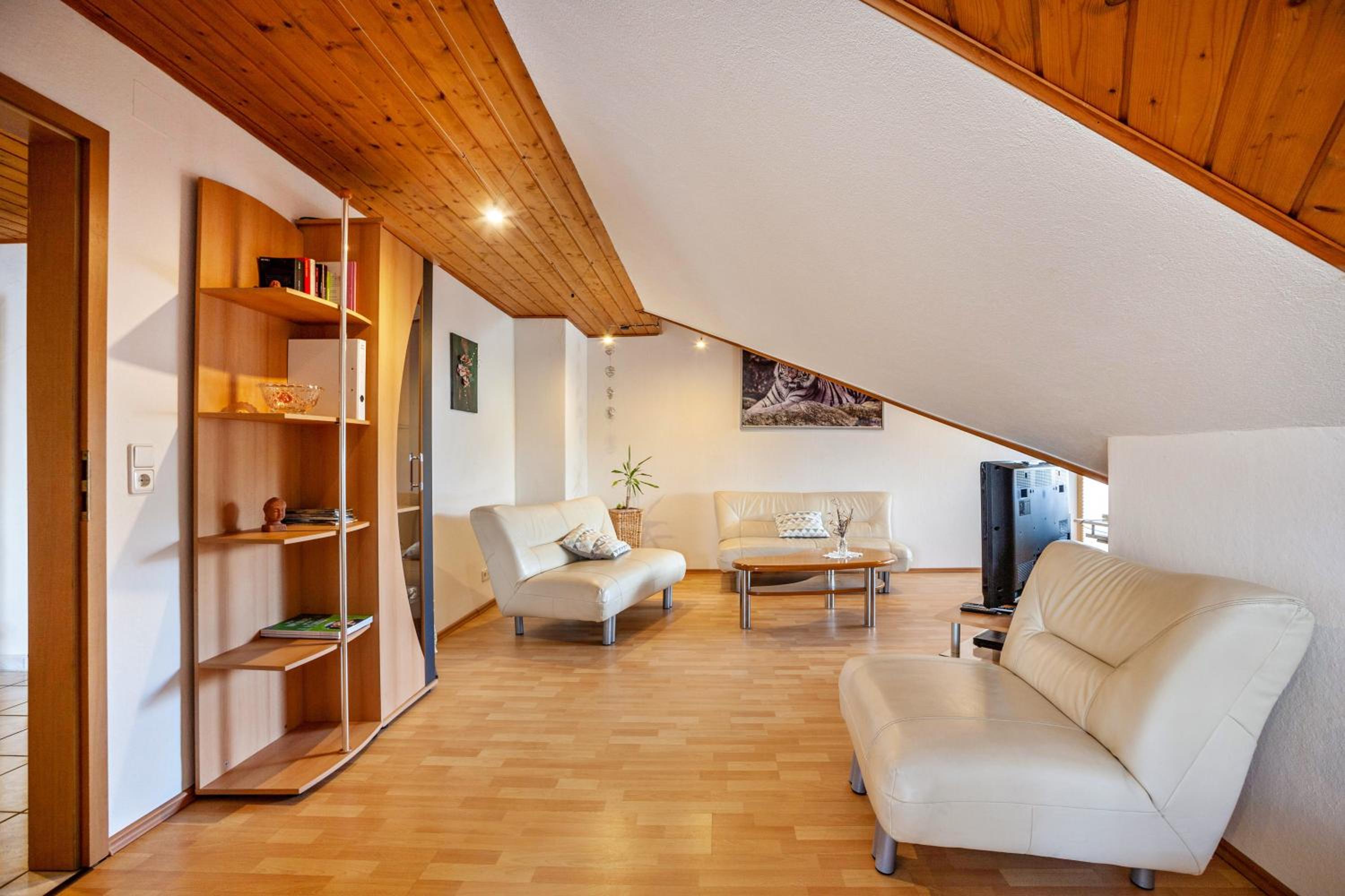 Two-Bedroom Deluxe Apartment with Garden View photo 3