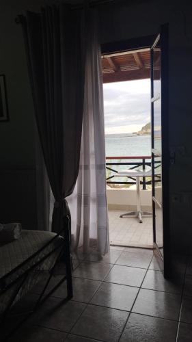 Standard Double with Sea View - Photo 3