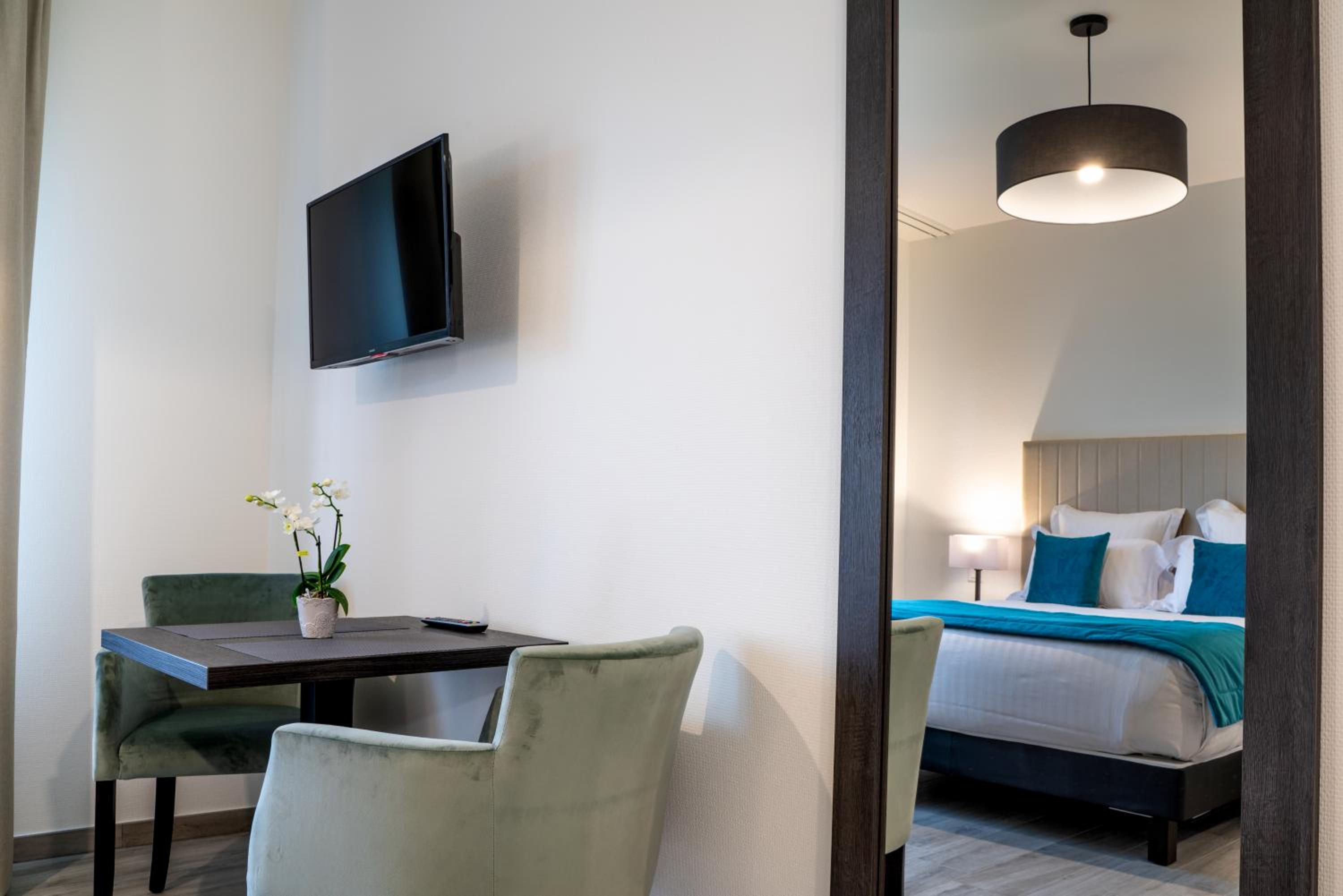 Double Room - Disability Access photo 2