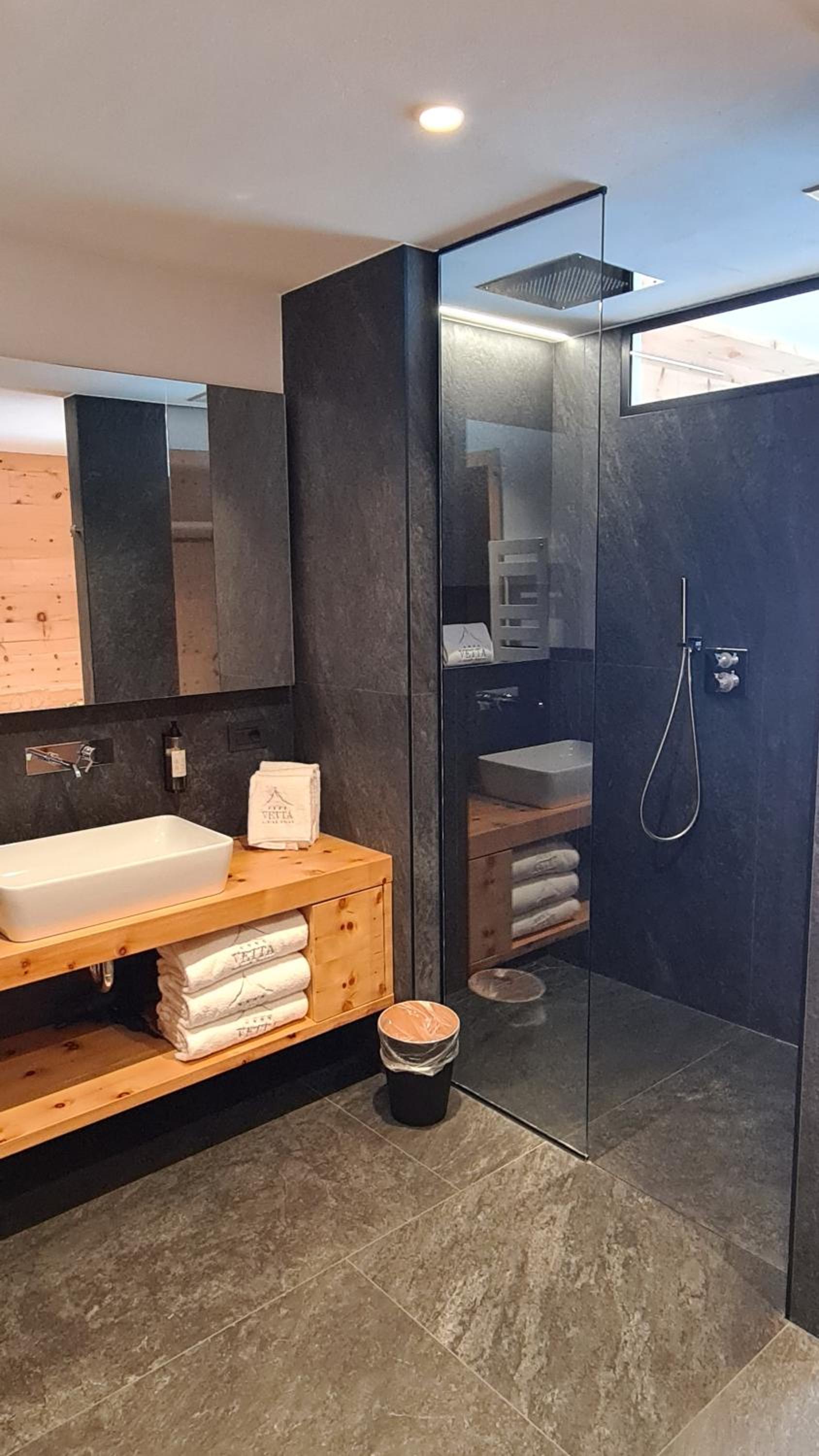 Superior Double or Twin Room with Mountain View - Photo 8