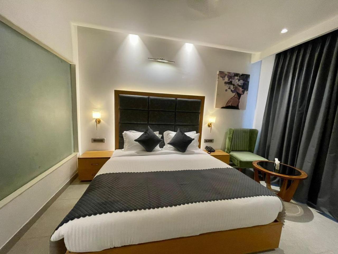 Deluxe Queen Room photo 2