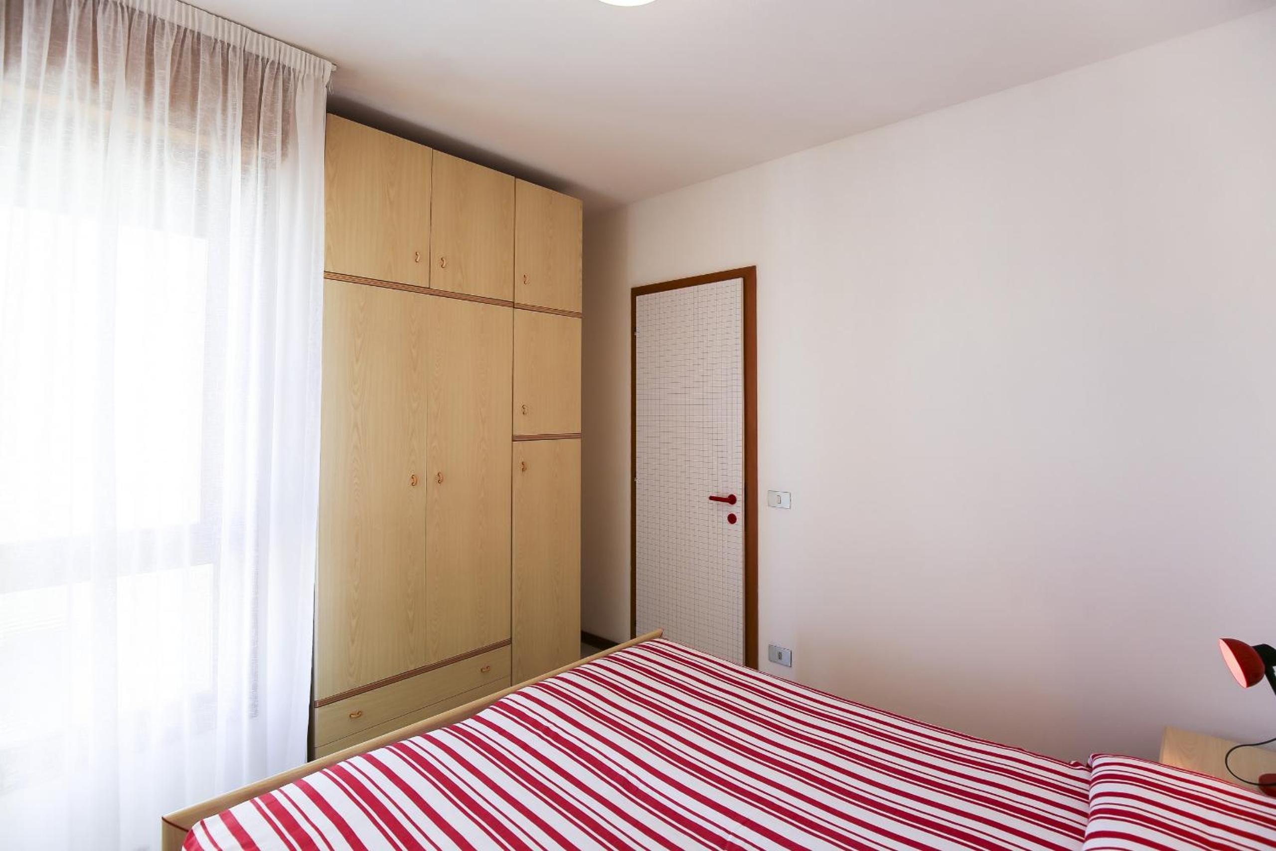 One-Bedroom Apartment photo 3
