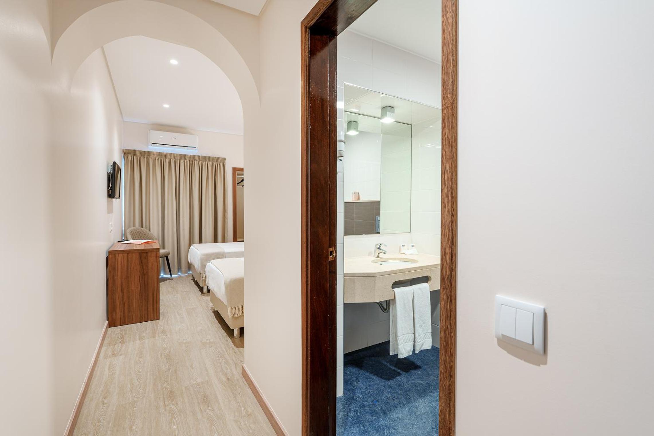 Superior Double or Twin Room photo 3
