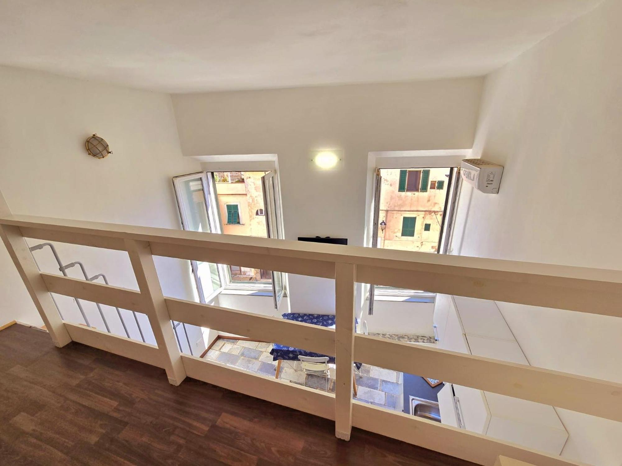 Apartment - Split Level photo 3