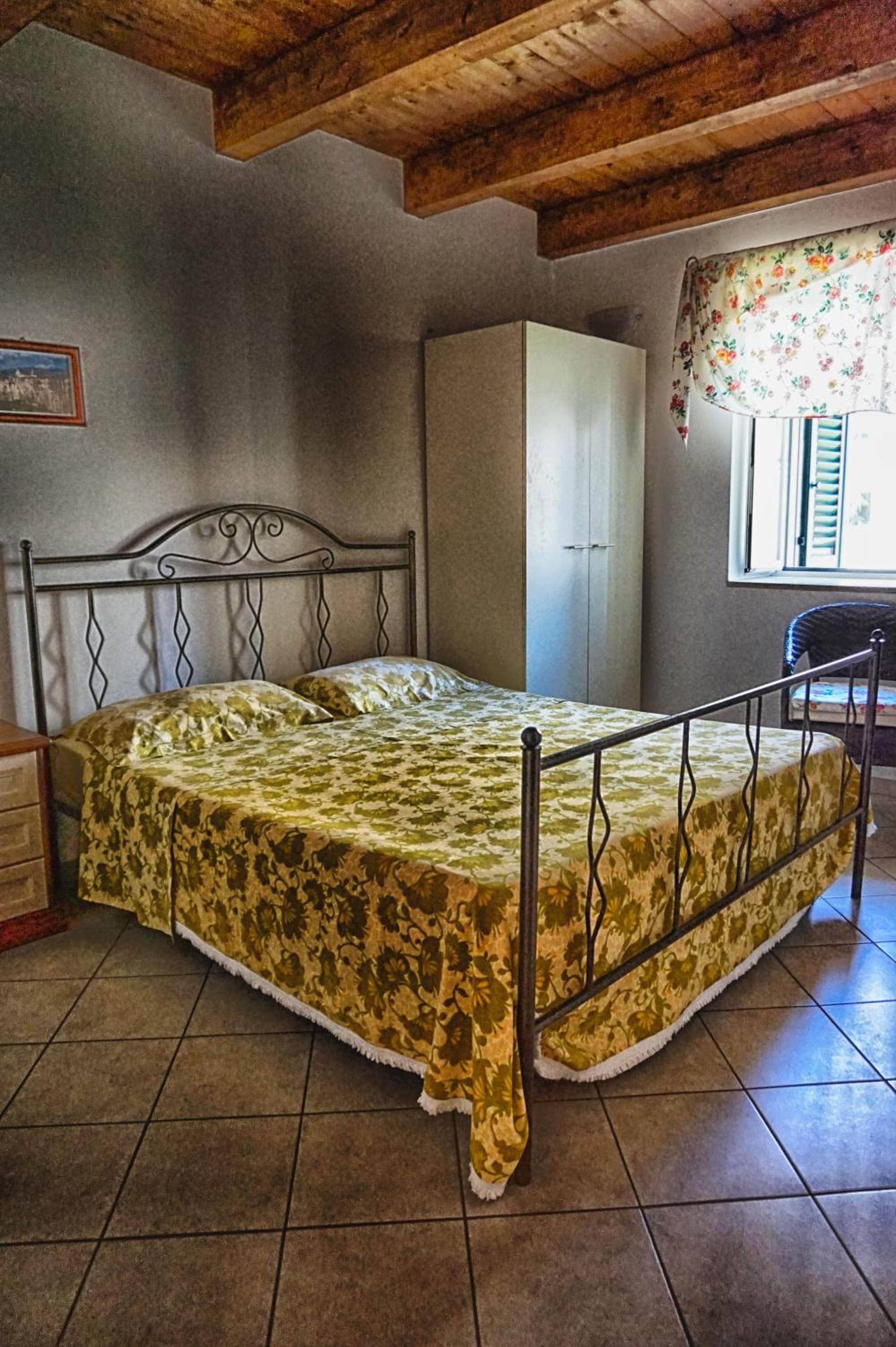 Double Room with Private Bathroom - Photo 8