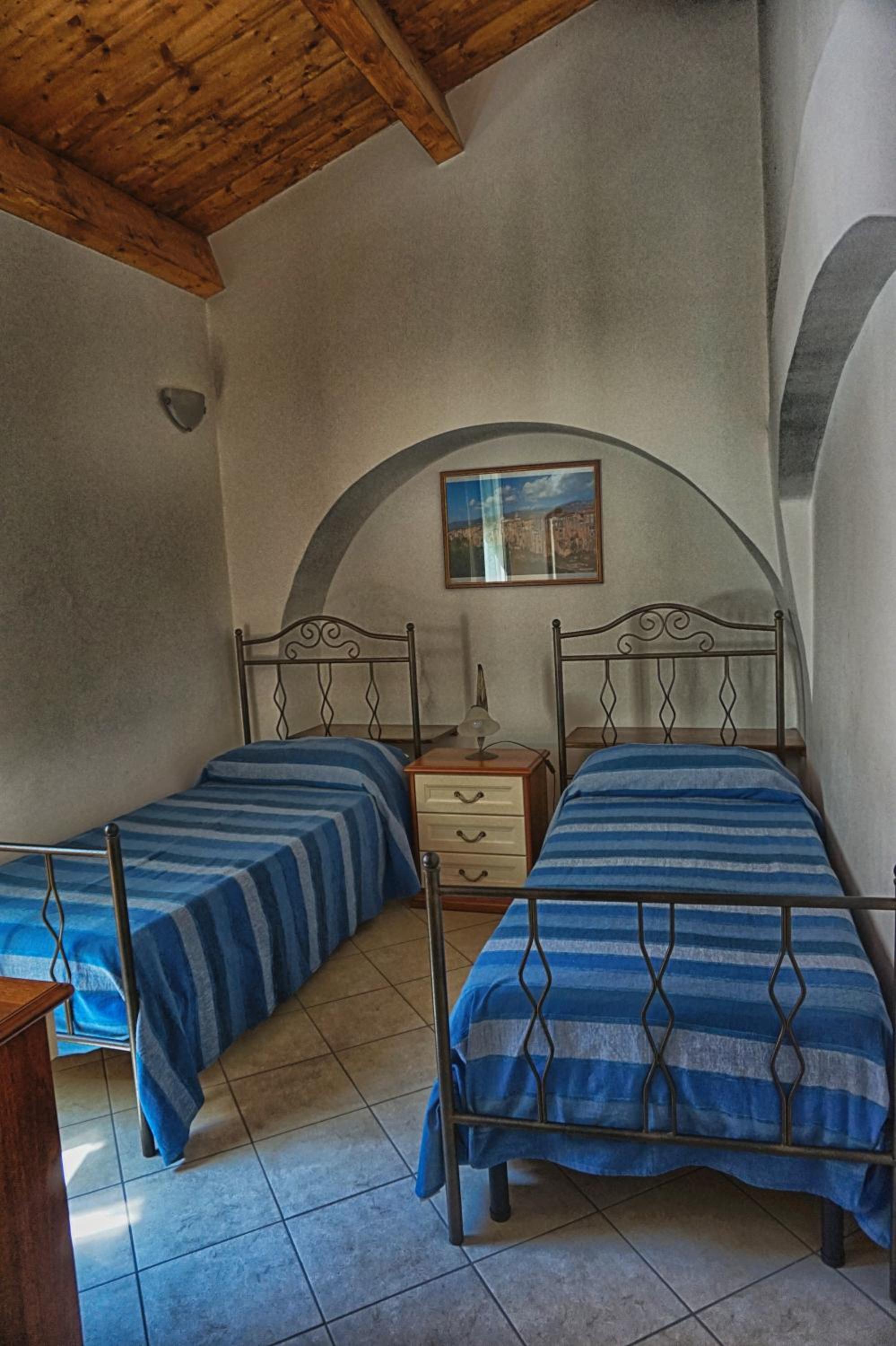 Double Room with Private Bathroom - Photo 7