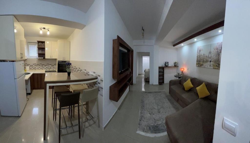 Three-Bedroom Apartment photo 1