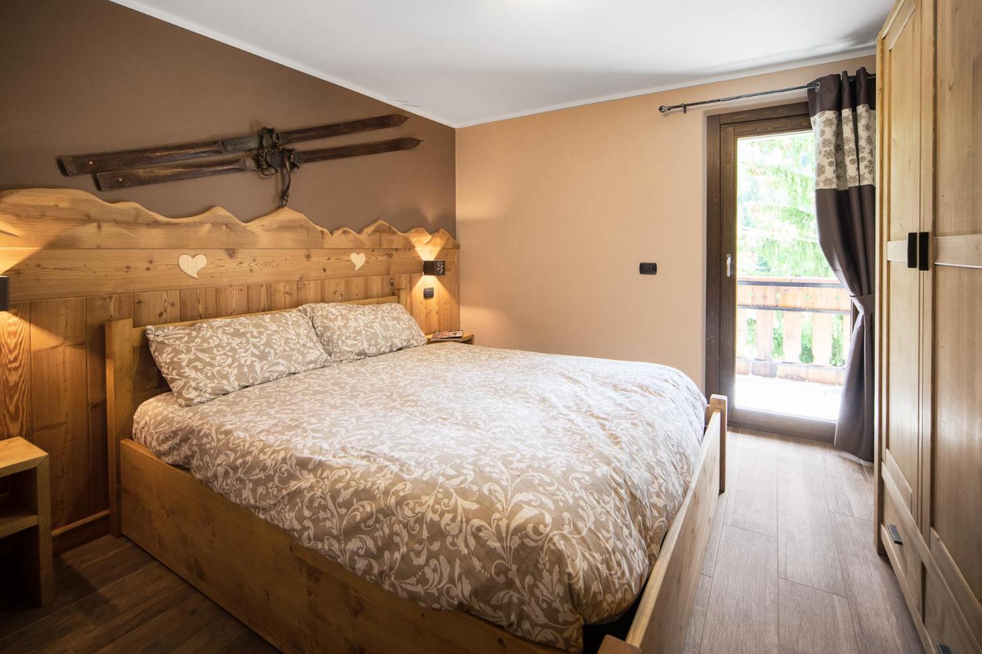 Two-Bedroom Deluxe Apartment with Garden View photo 1
