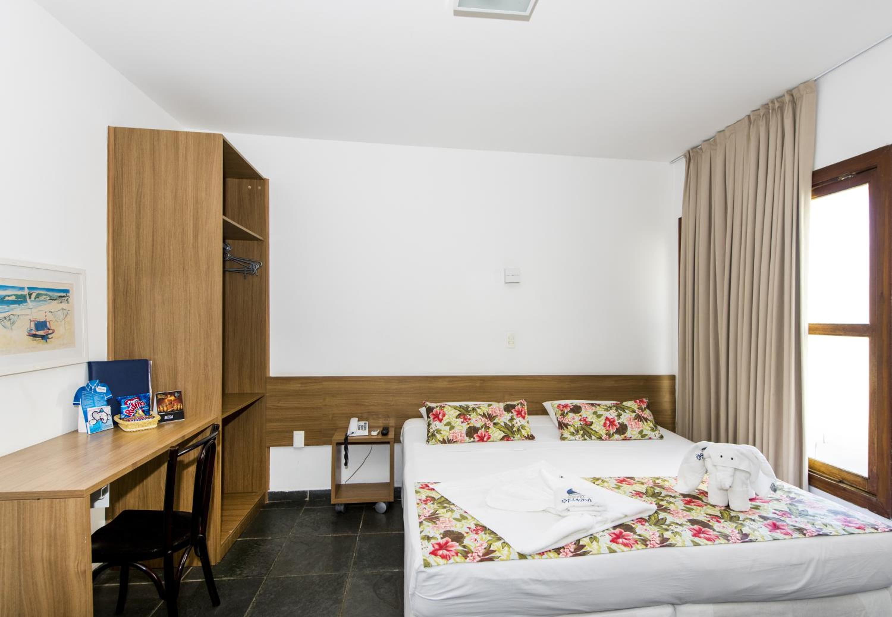 Standard Double or Twin Room - Photo 8