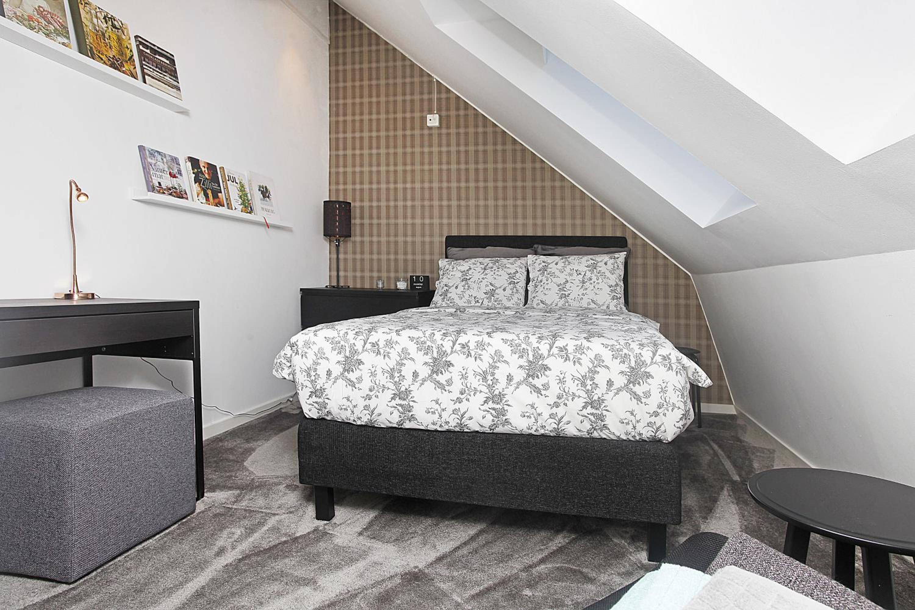 Small Single Room photo 1