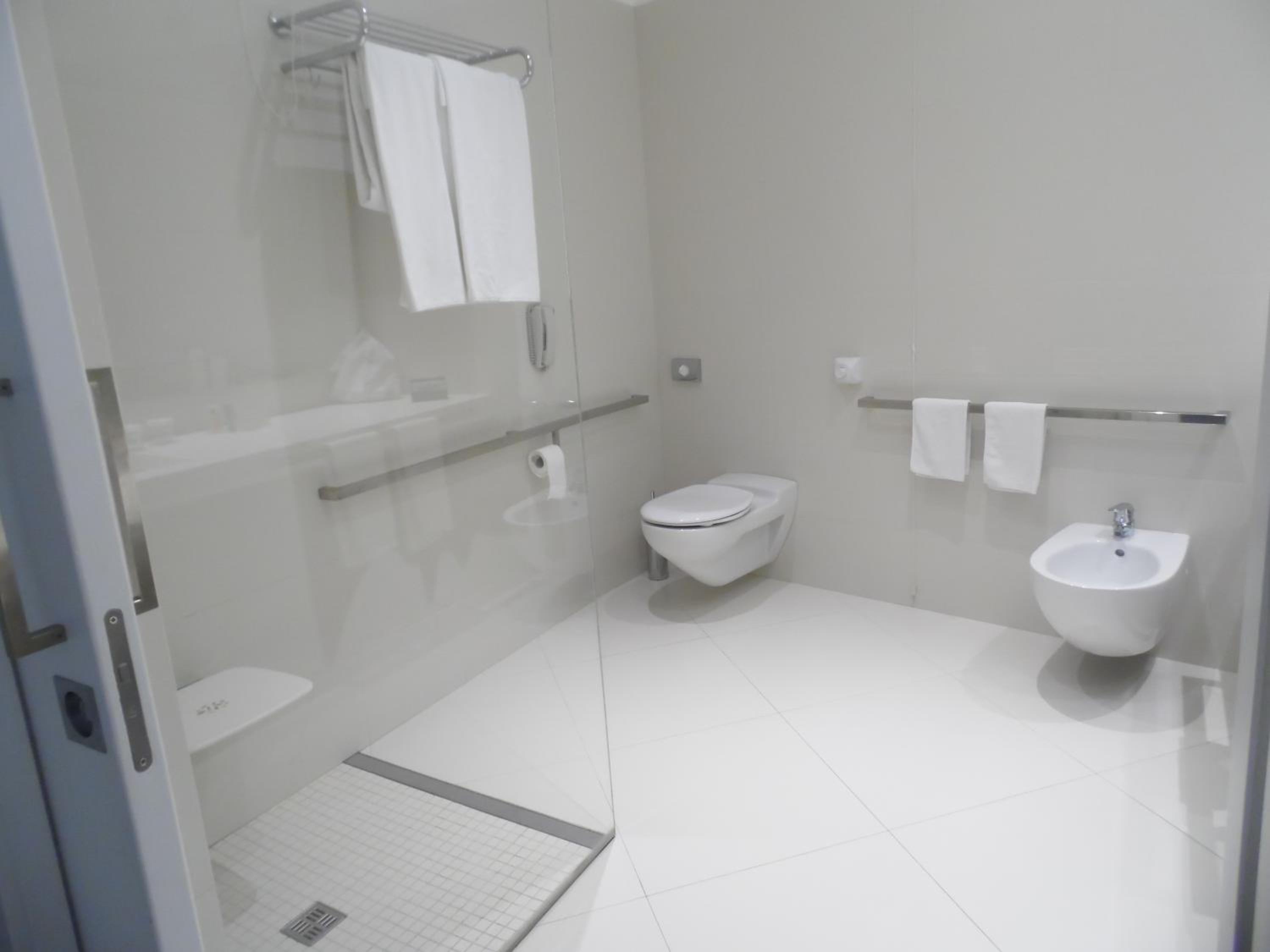King Room - Mobility Accessible