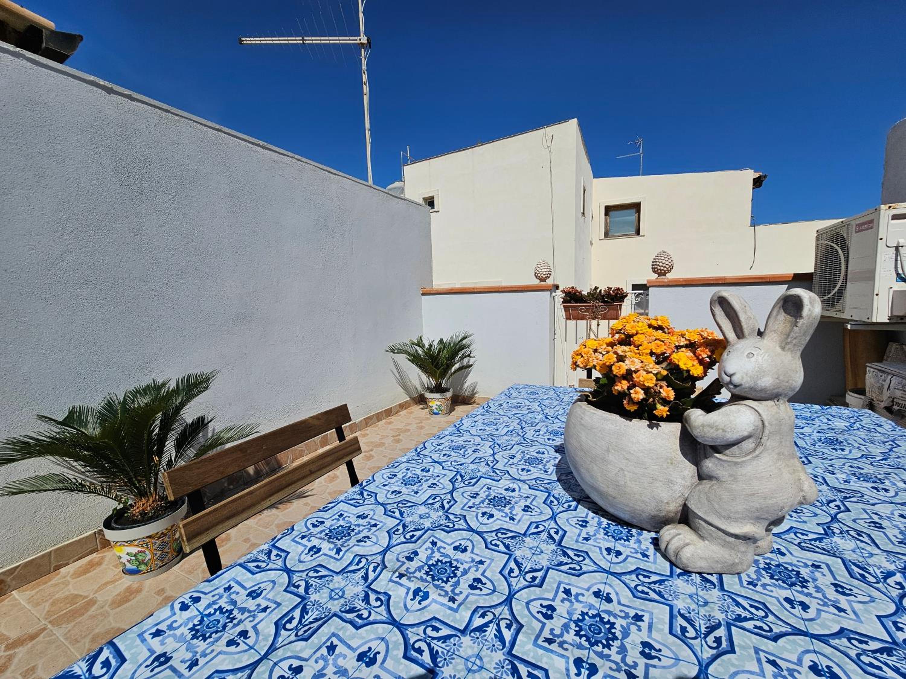 Apartment with Terrace - Photo 4