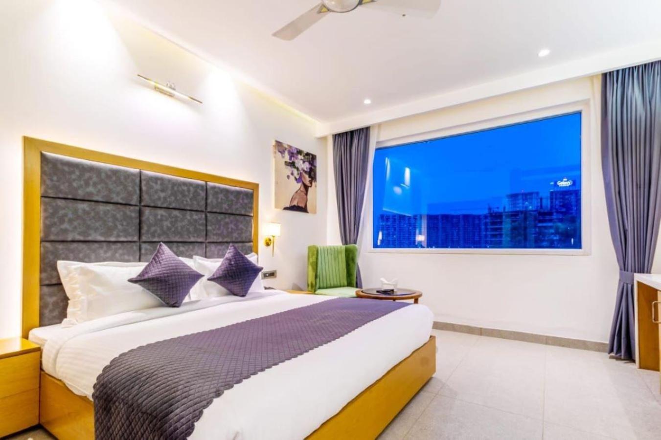 Superior King Room photo 2