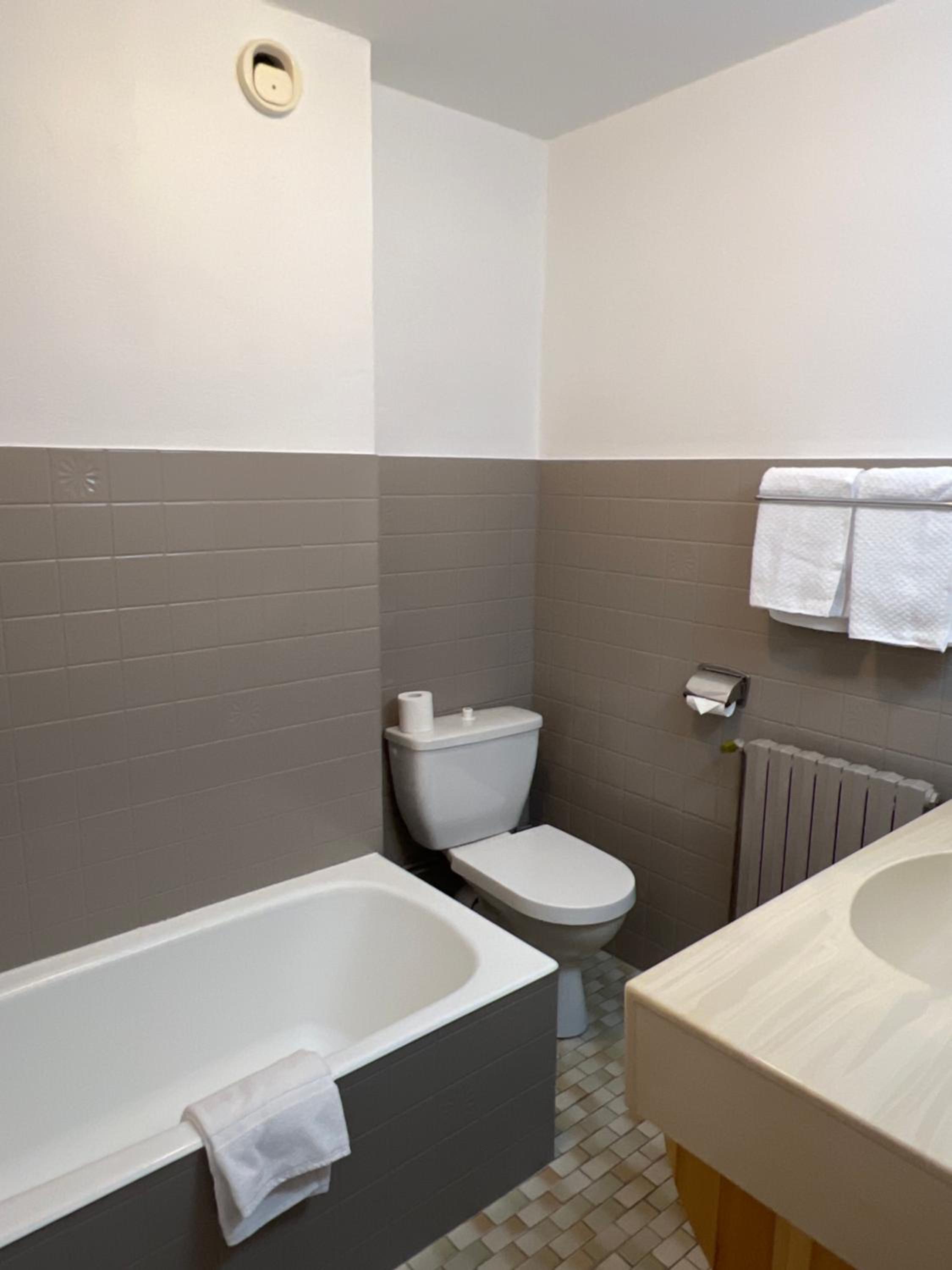 Standard Twin Room photo 1