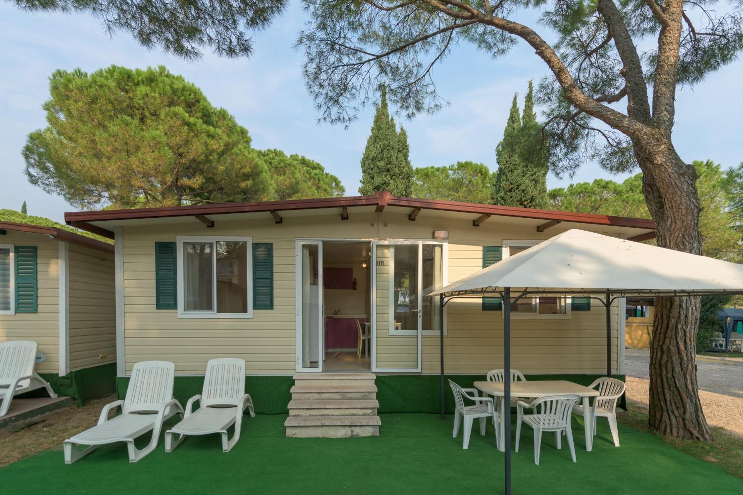 Standard Plus Mobile Home photo 2