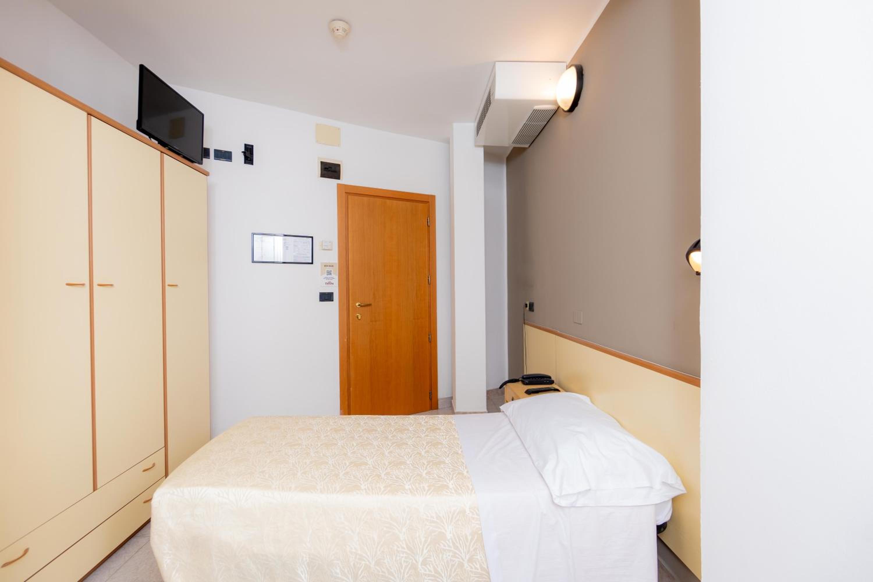 Classic Single Room
