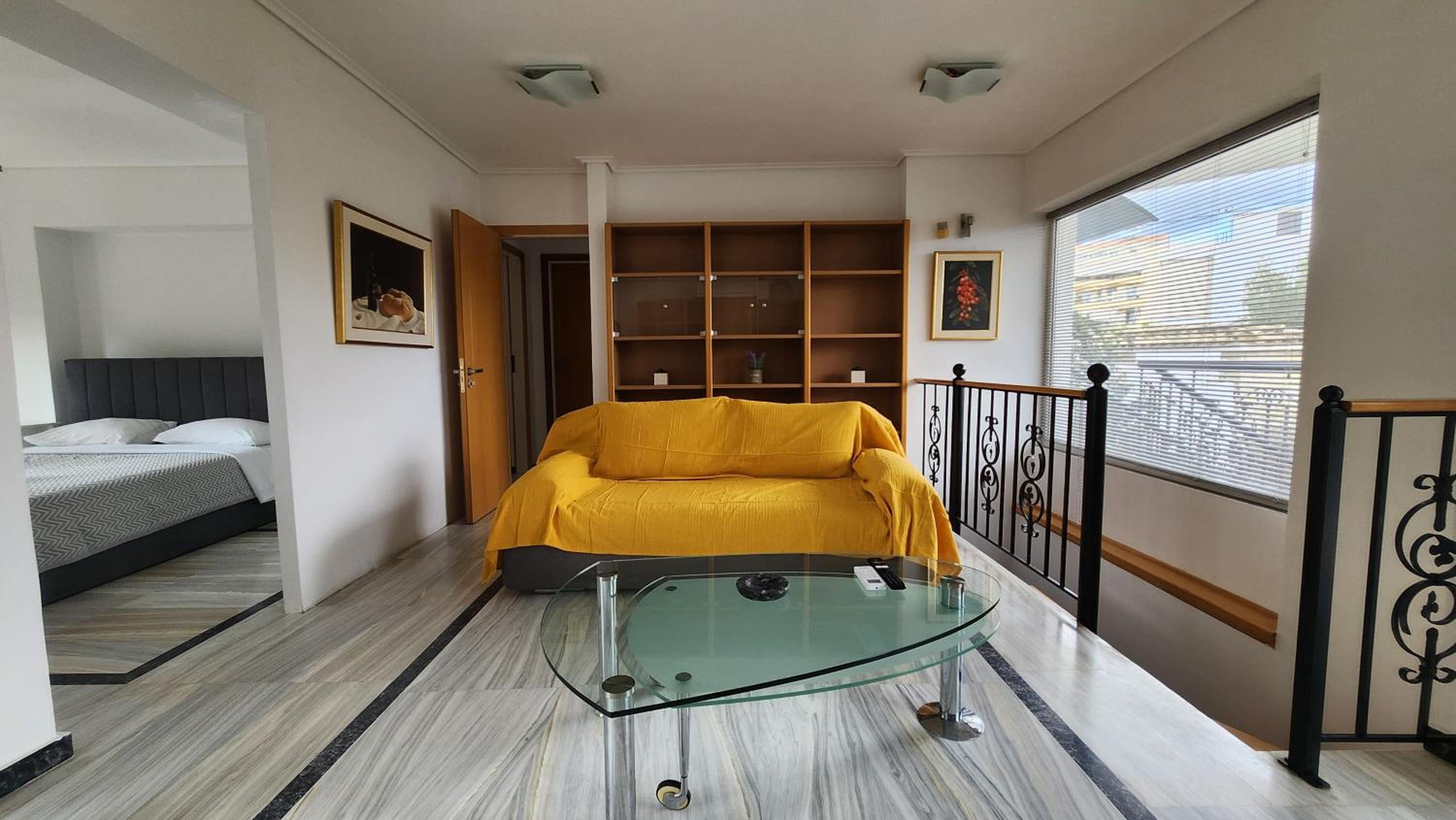 One-Bedroom Apartment photo 2