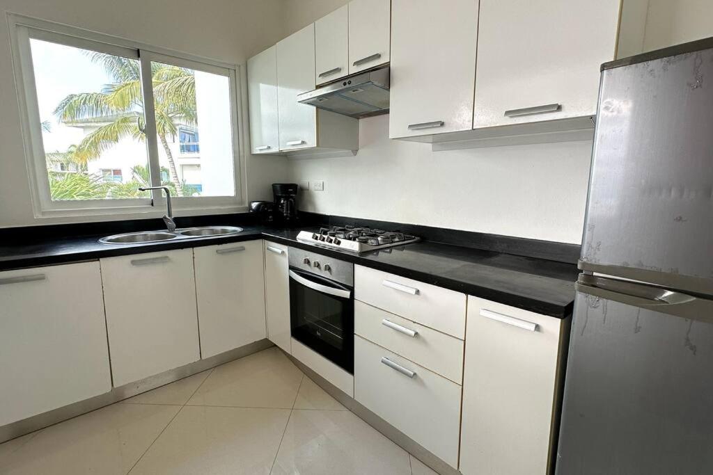 Three-Bedroom Apartment photo 2