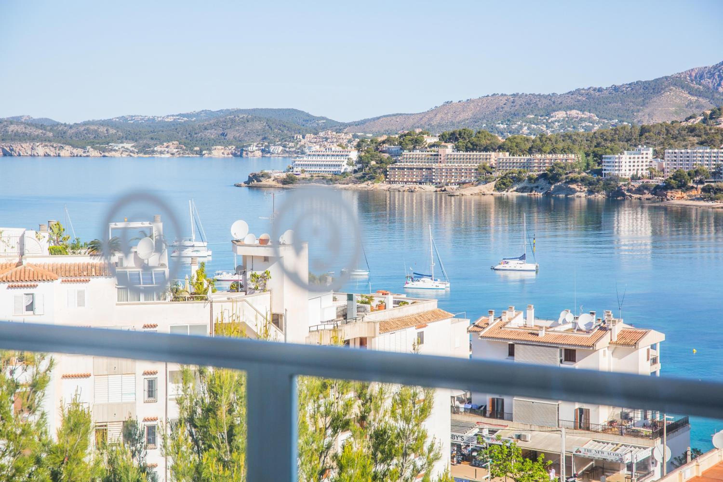 Two Bedrooms Apartment with Sea View