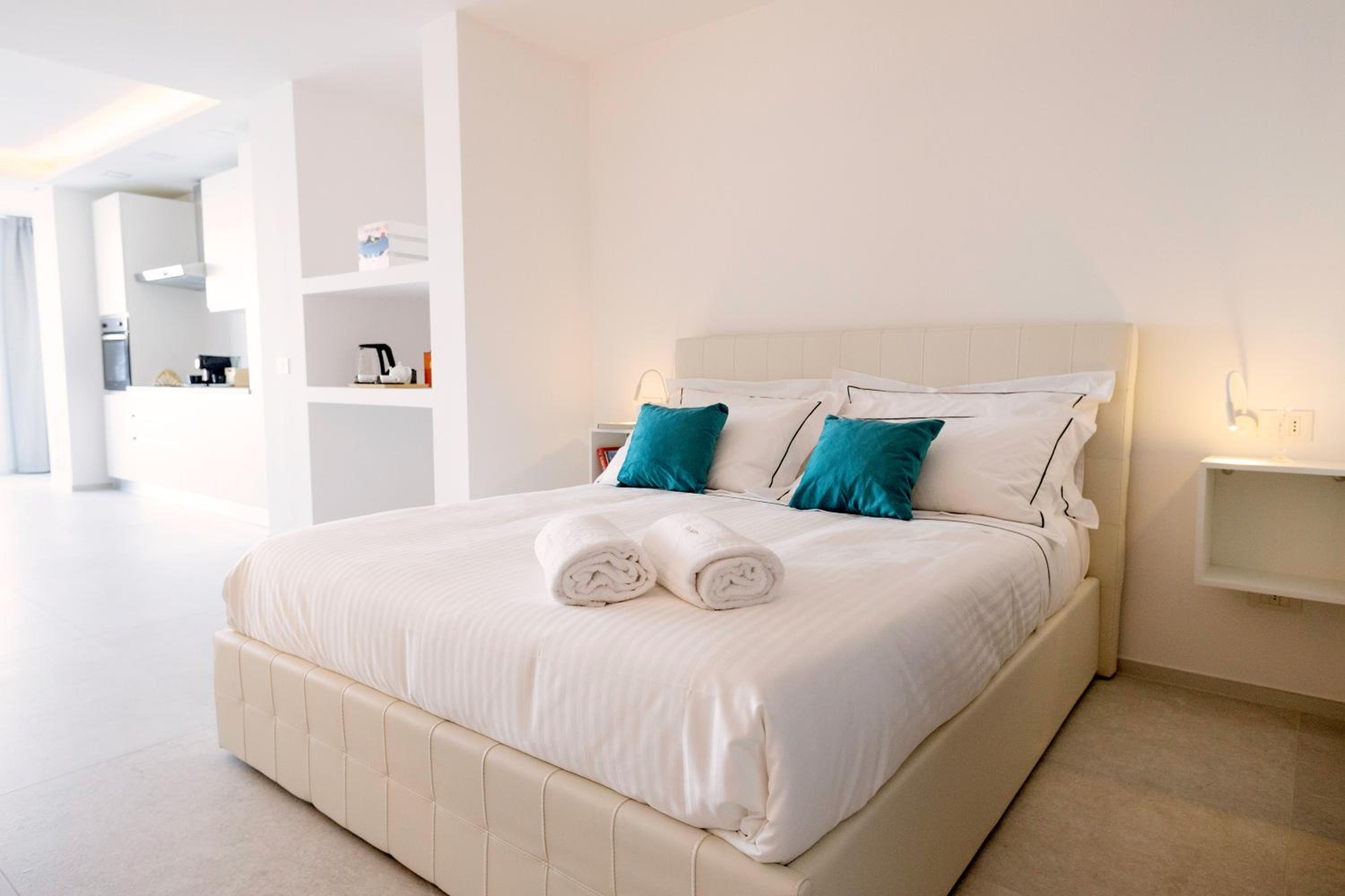 One-Bedroom Apartment with Balcony and Sea View photo 1