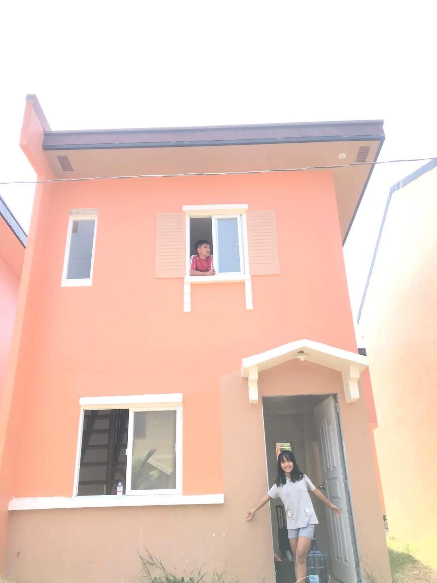 Three-Bedroom House photo 3