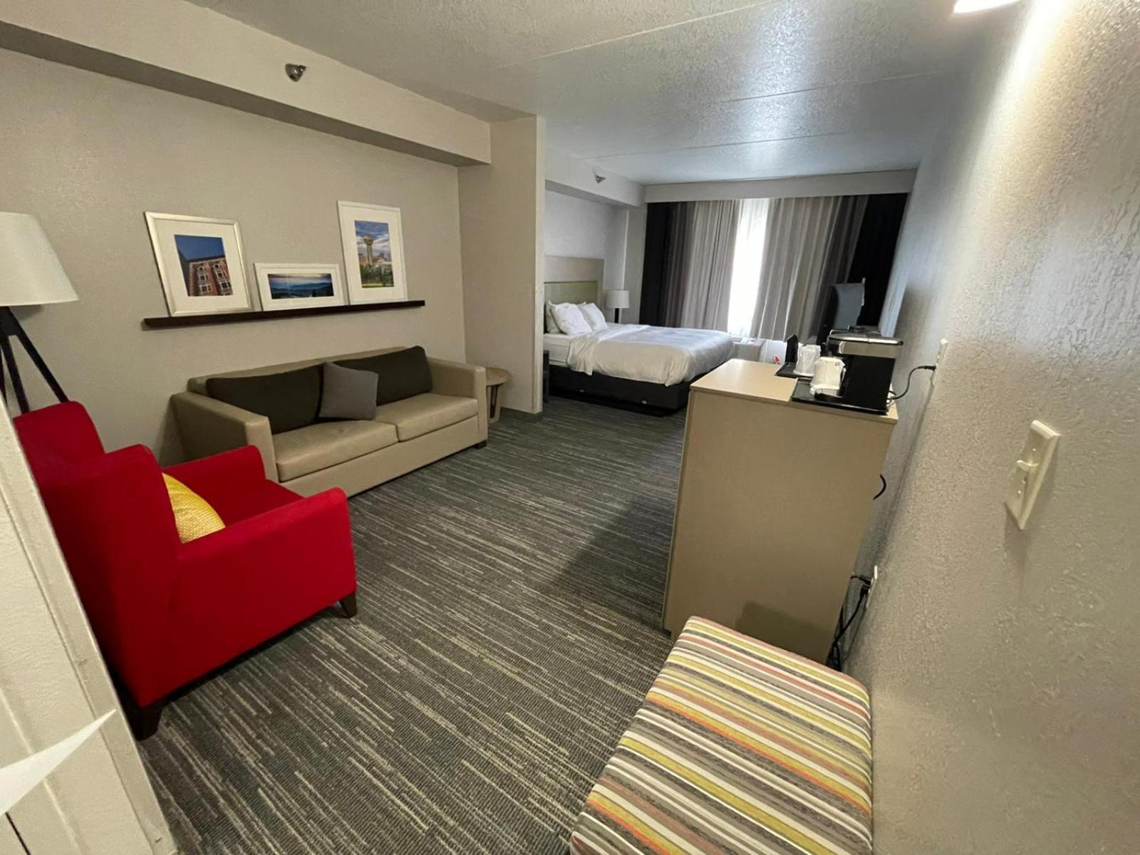 King Studio With Sofa Bed - Non-Smoking - Photo 1