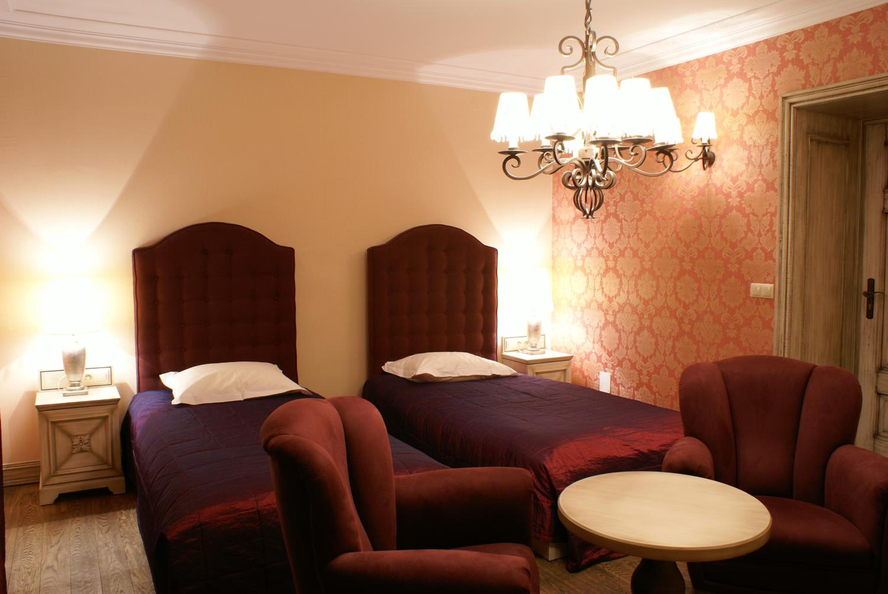 Junior Suite (2 Adults) - Photo 11