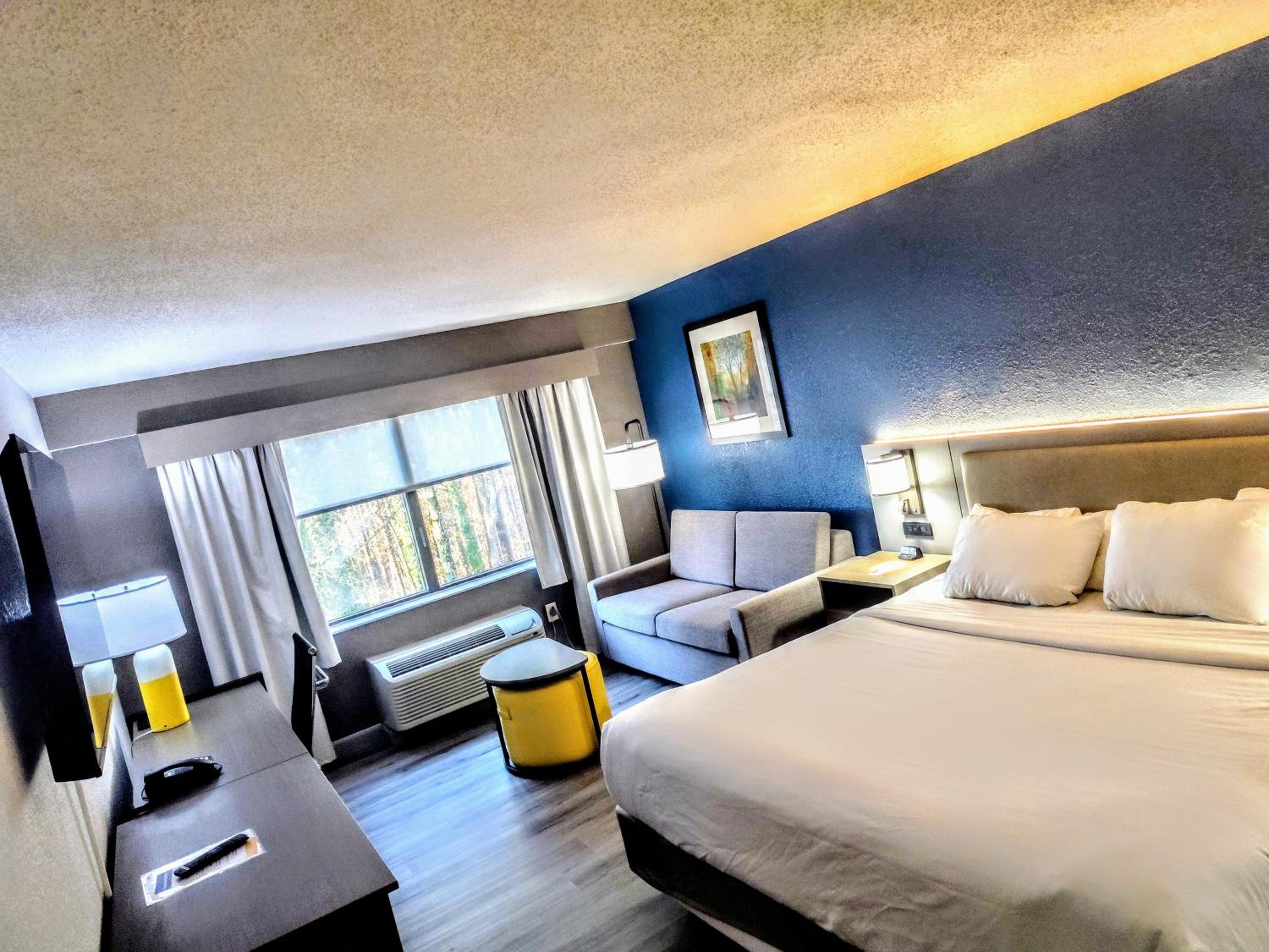 King Room - Non-Smoking photo 2