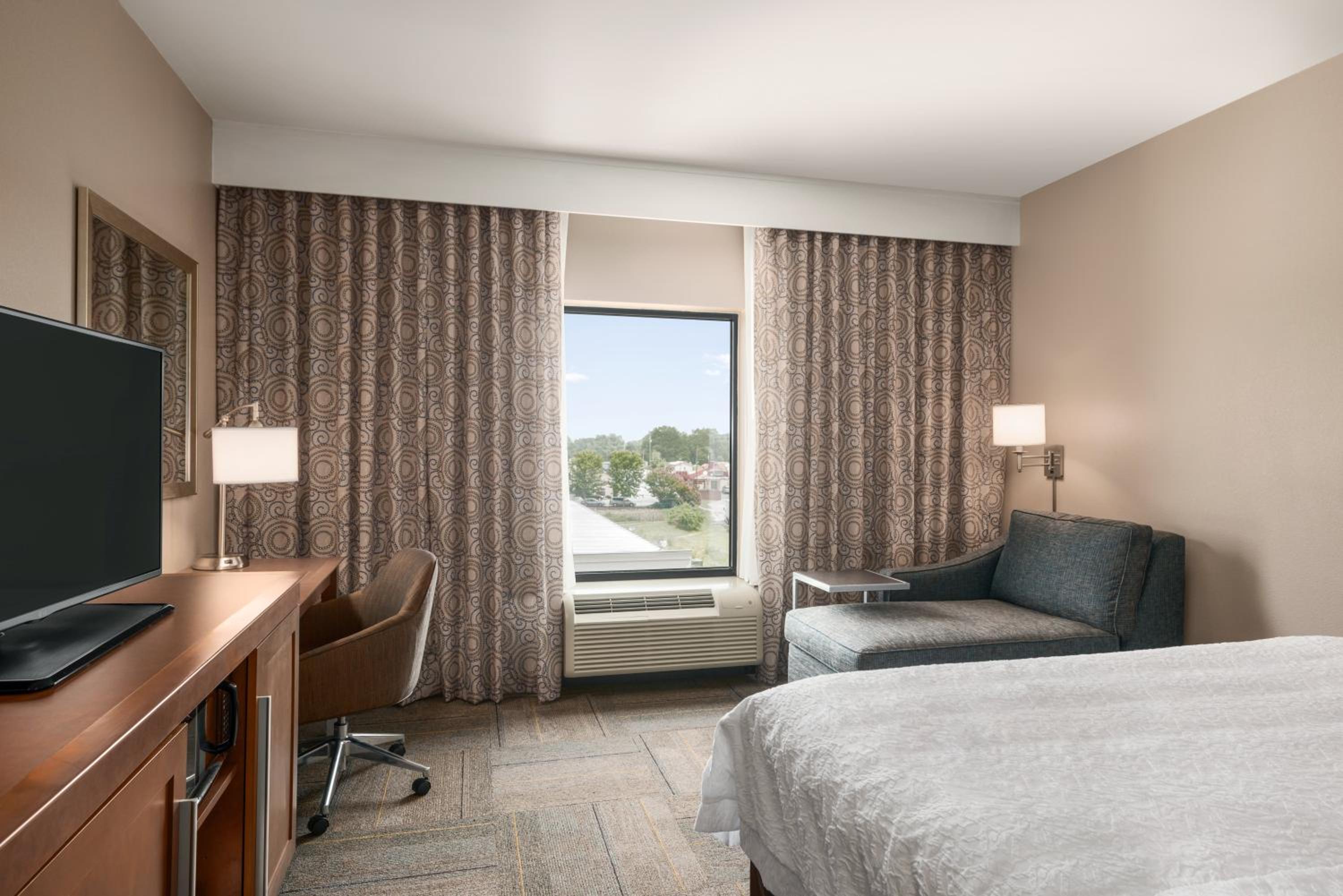 King Room - Hearing Accessible/Non-Smoking