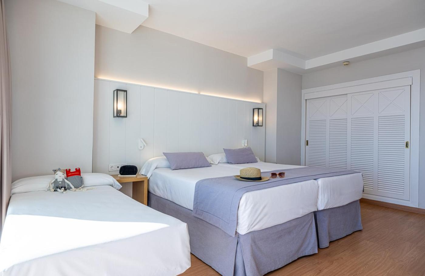 Superior Double Room with Sea View - Photo 1