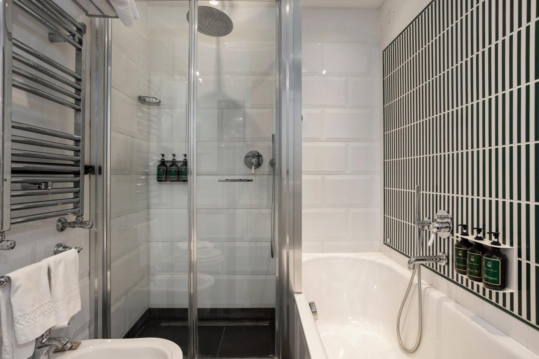 Superior Triple Room photo 2