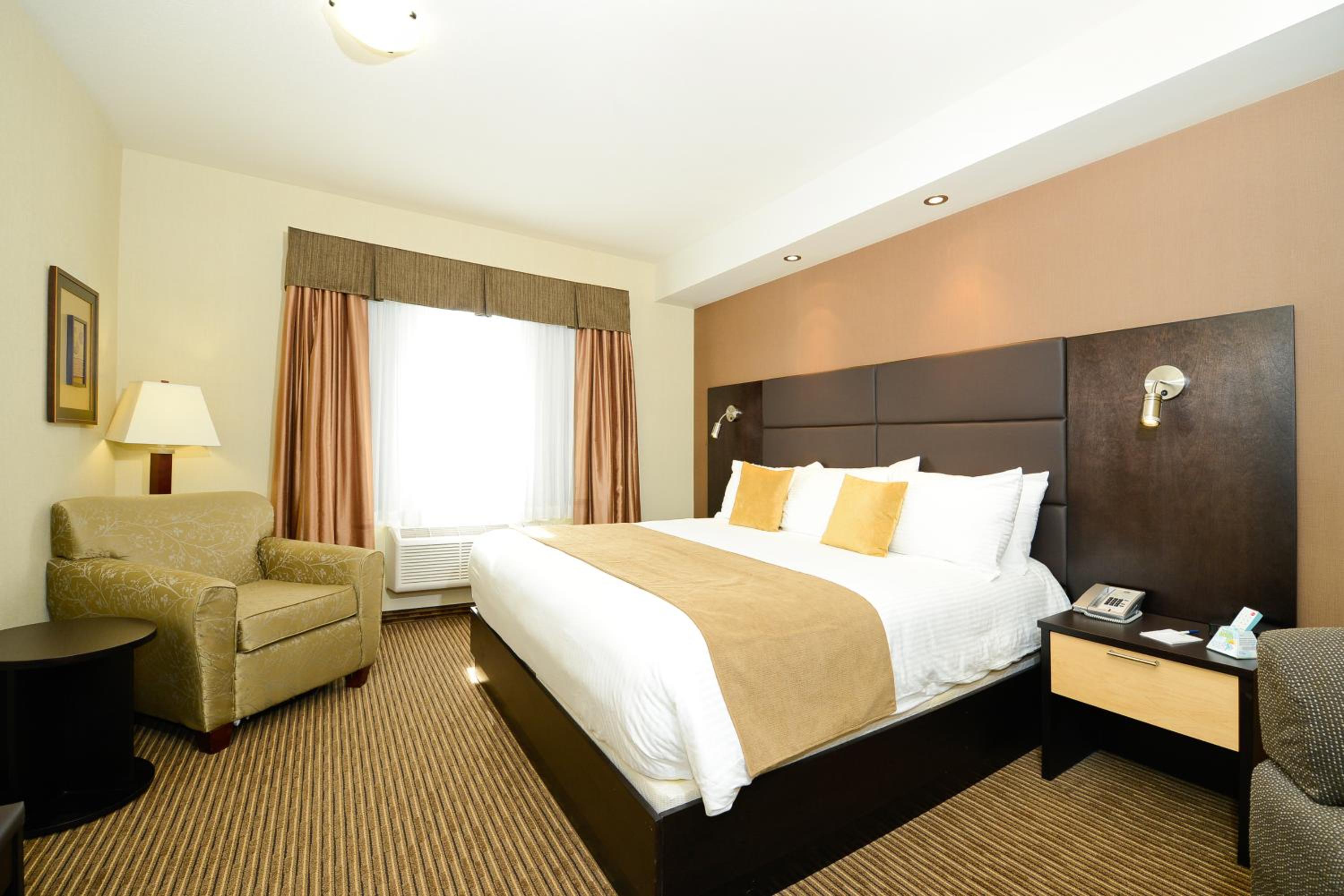 King Room with Sofa Bed - Non-Smoking