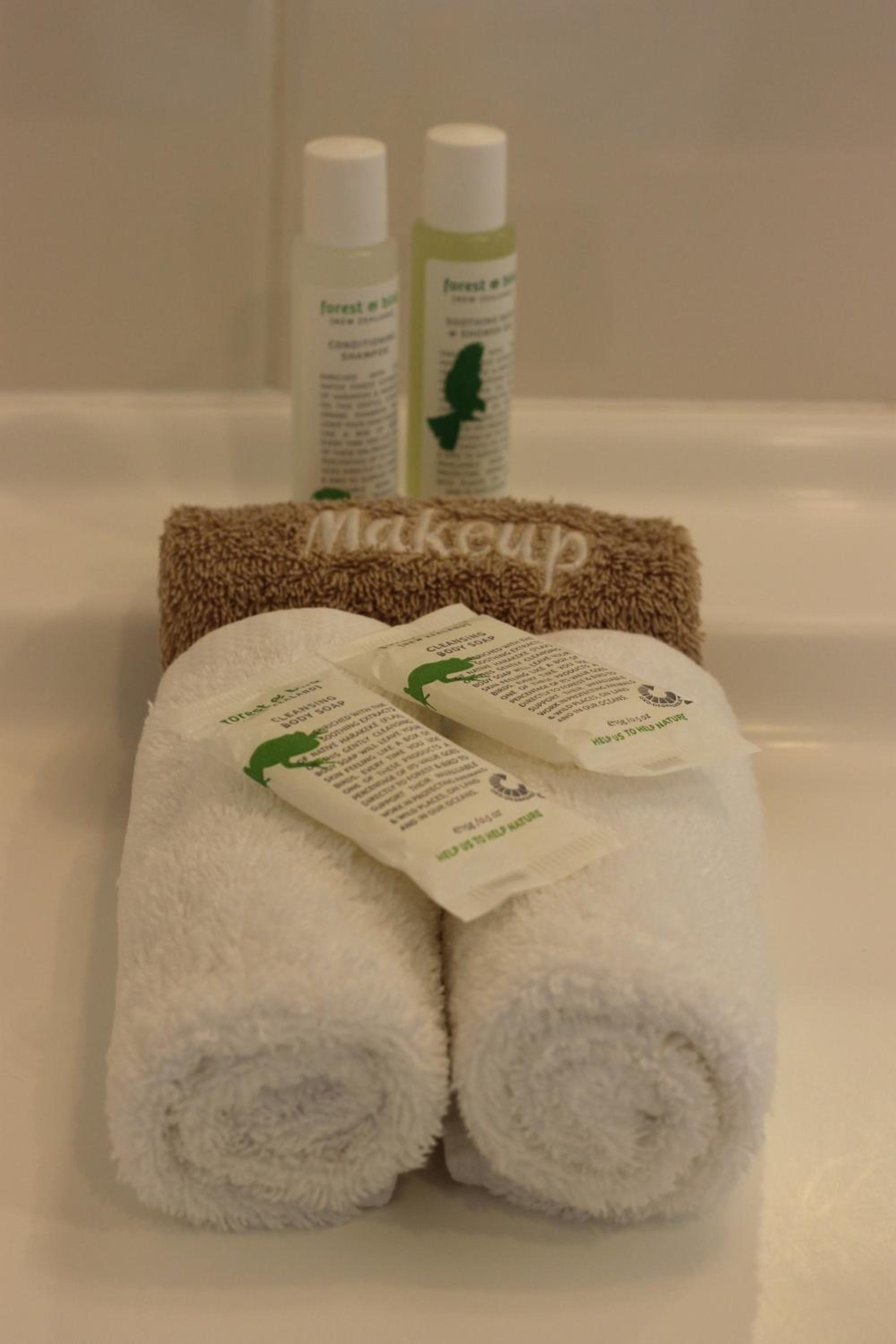 Deluxe King Studio with Spa Bath - Photo 7