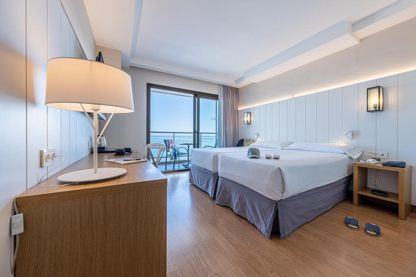 Twin Room with Sea View - Photo 1