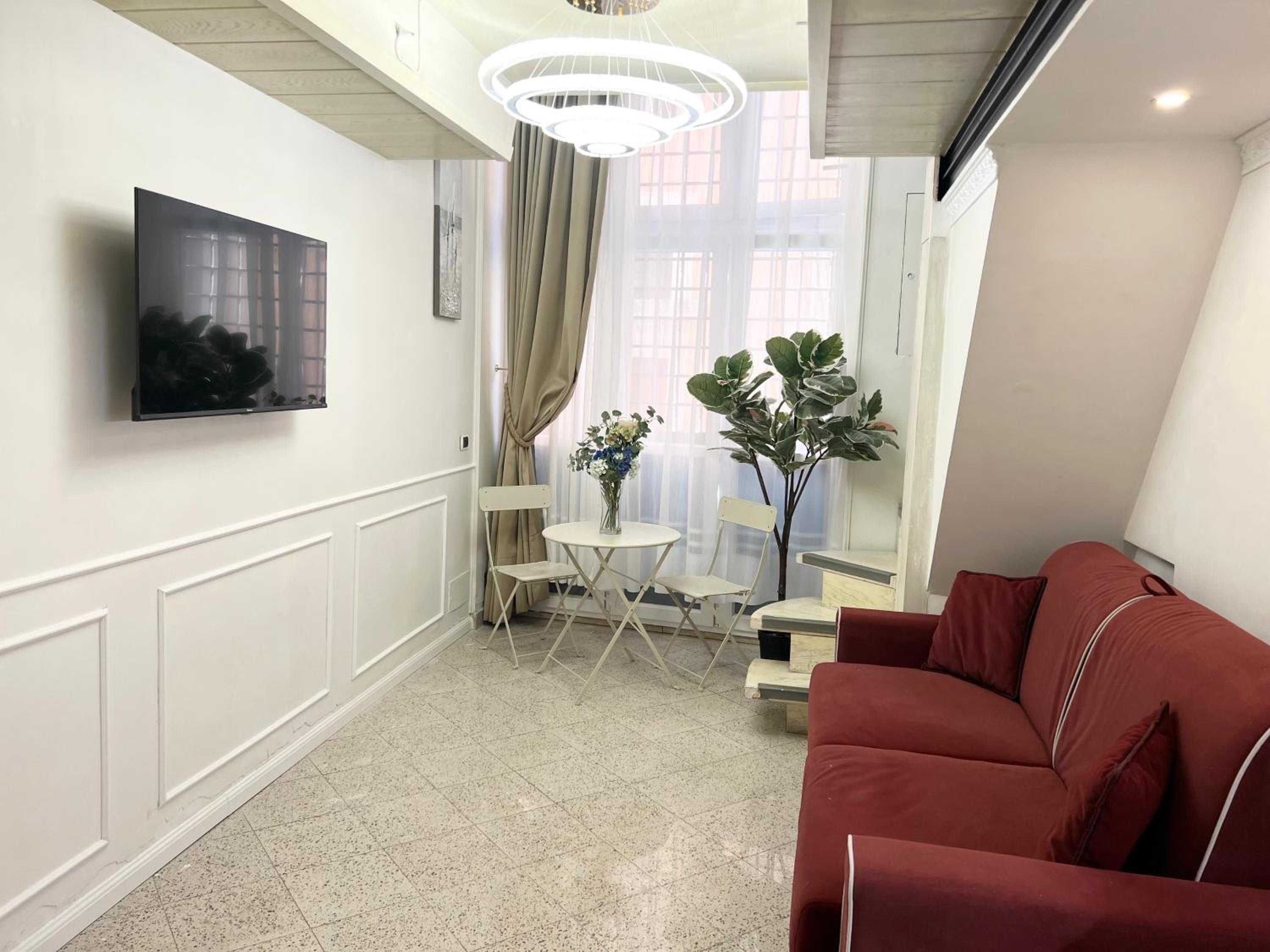 One-Bedroom Apartment
