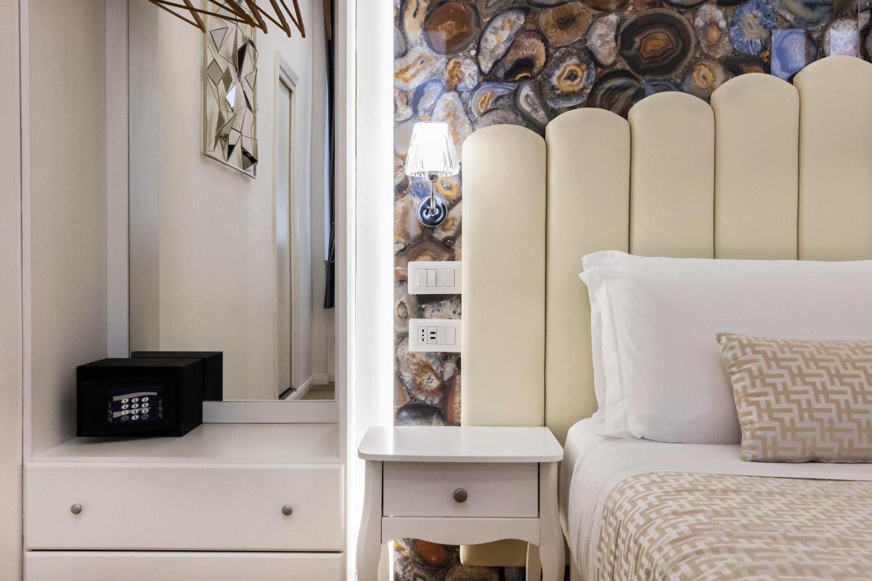 Deluxe Family Suite photo 3