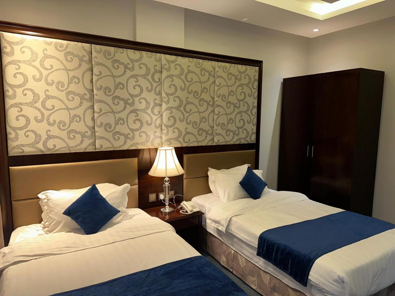 Double Room with Private Bathroom - Photo 6