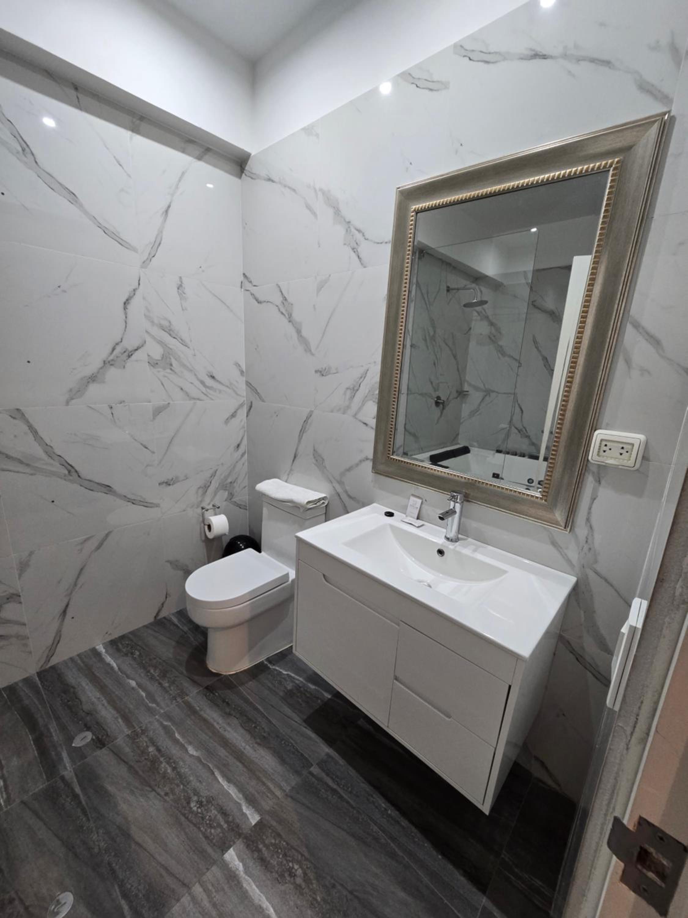 King Suite with Spa Bath photo 3