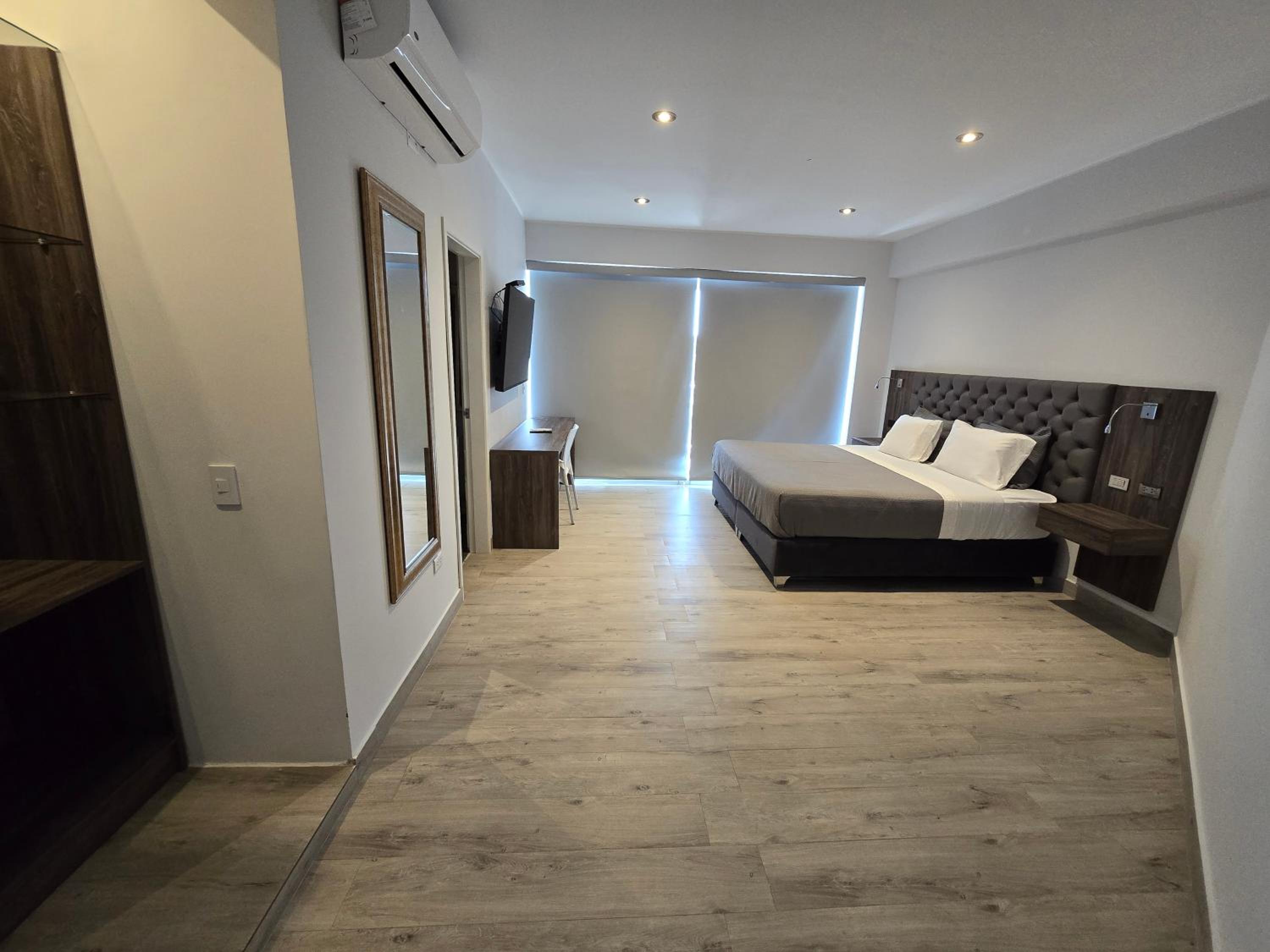 King Suite with Spa Bath photo 2