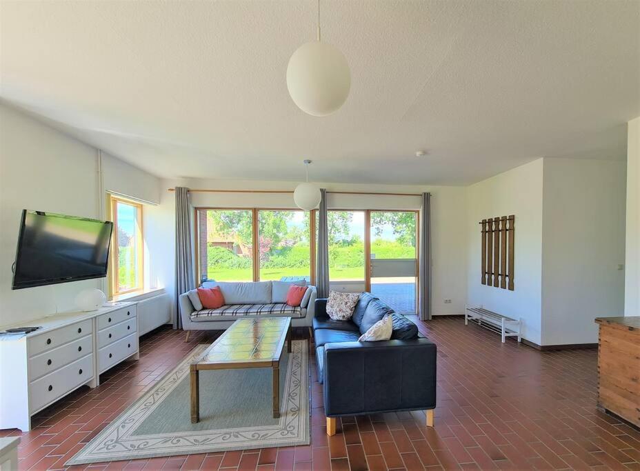 Three-Bedroom Apartment photo 1