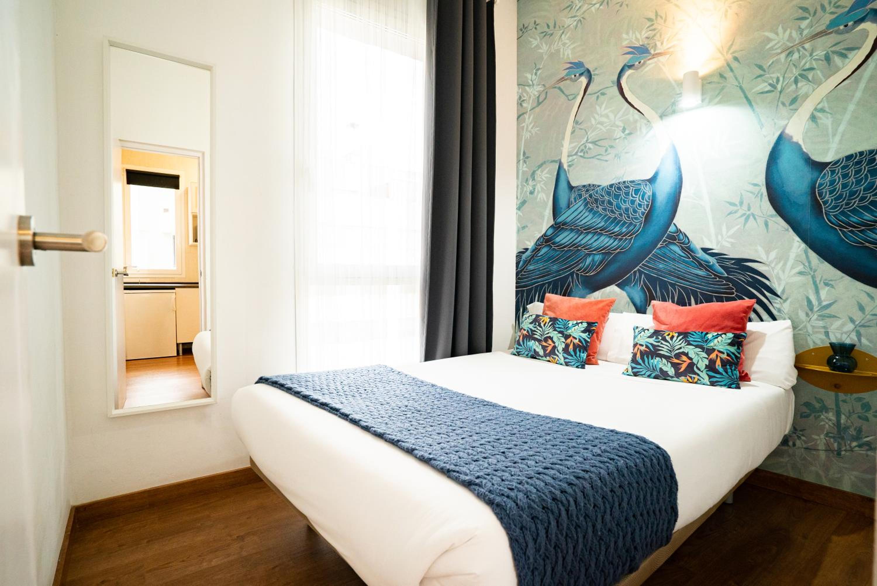 One-Bedroom Apartment - Photo 3