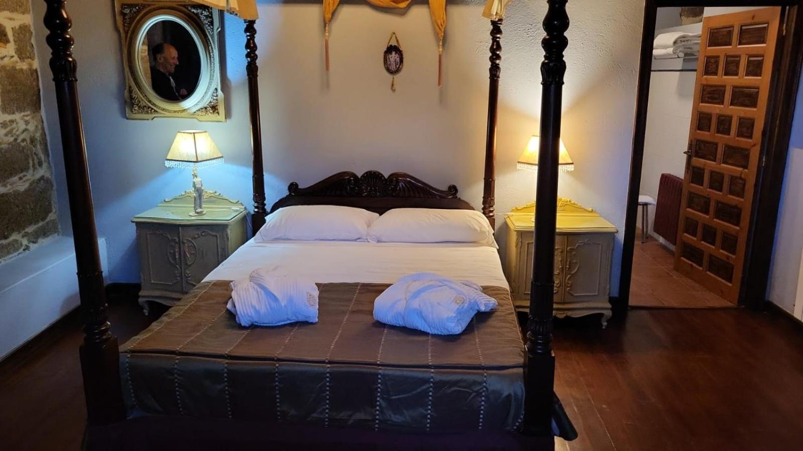 Habitación Doble Deluxe (2 Adultos + 1 Niño)