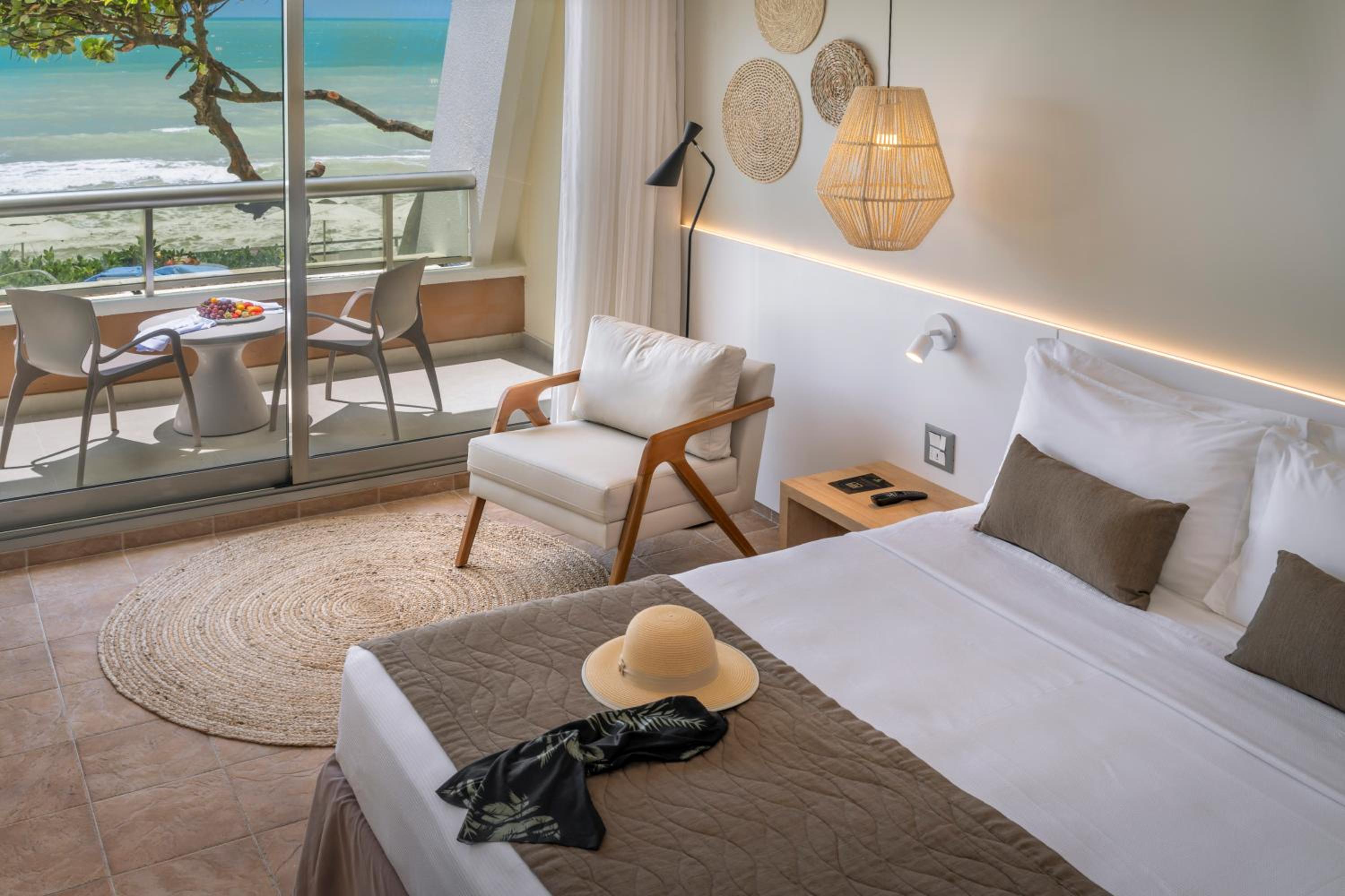 Prime Apartment with Front Sea View