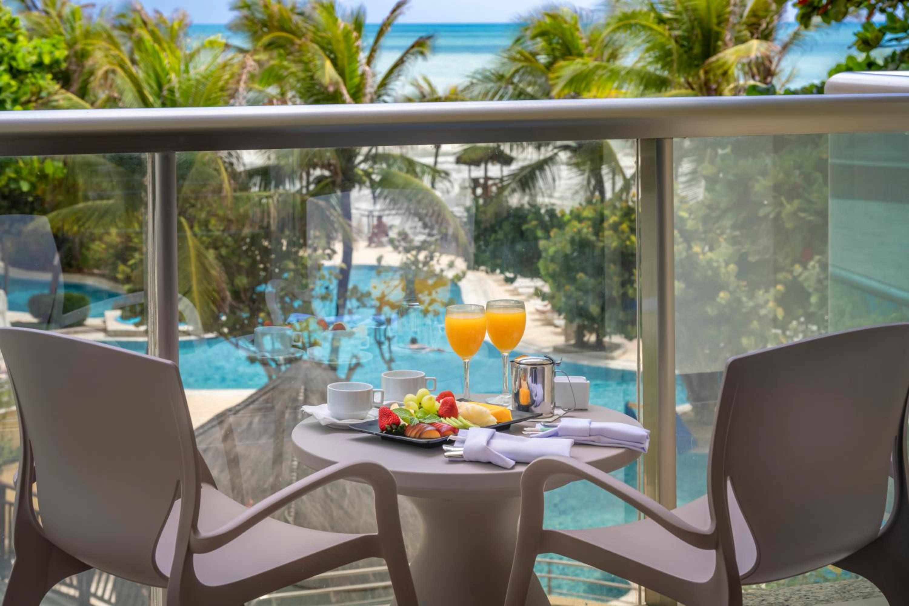 Prime Junior Suite with Front Sea View