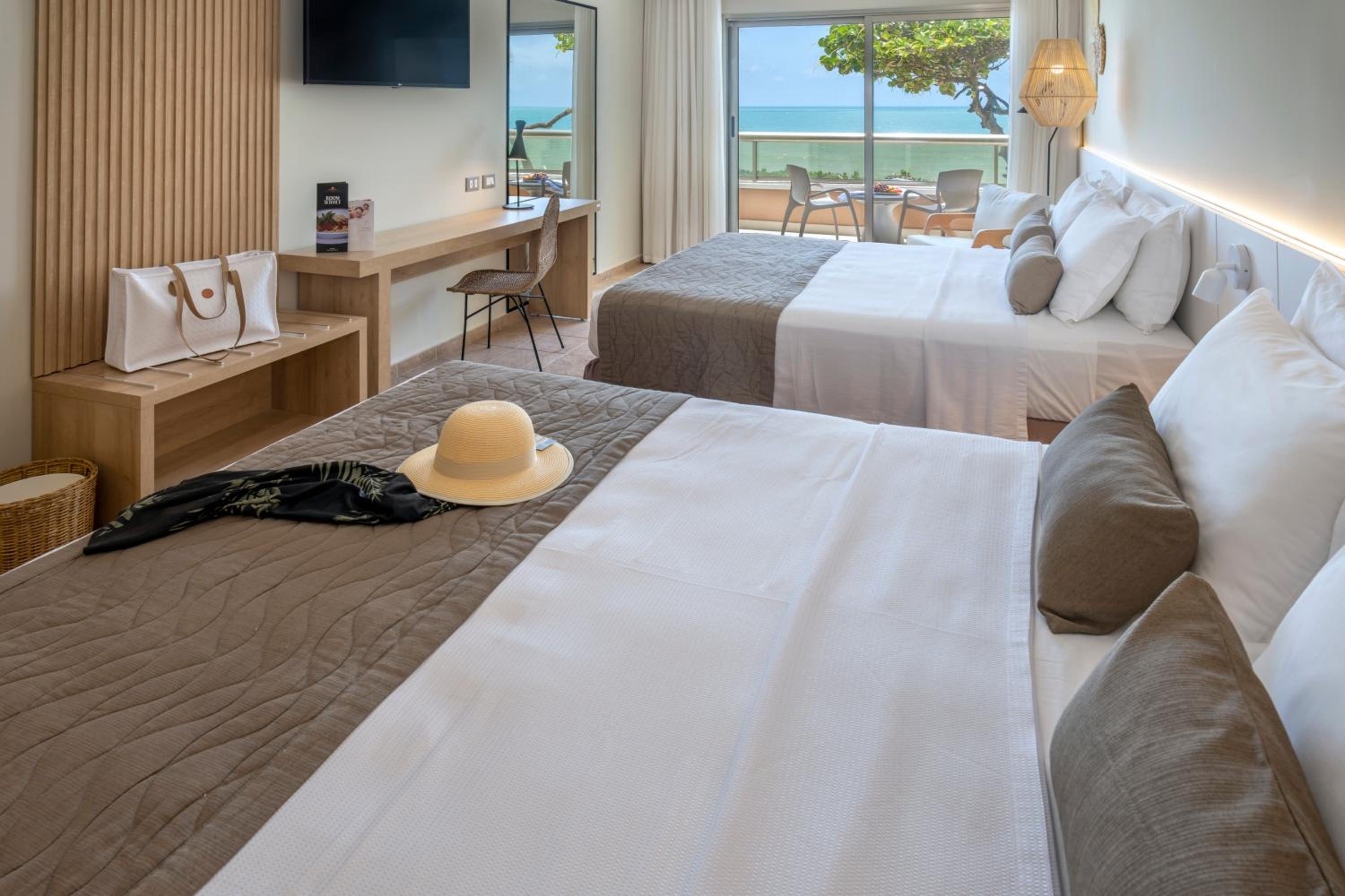 Family Prime Apartment with Side Sea View