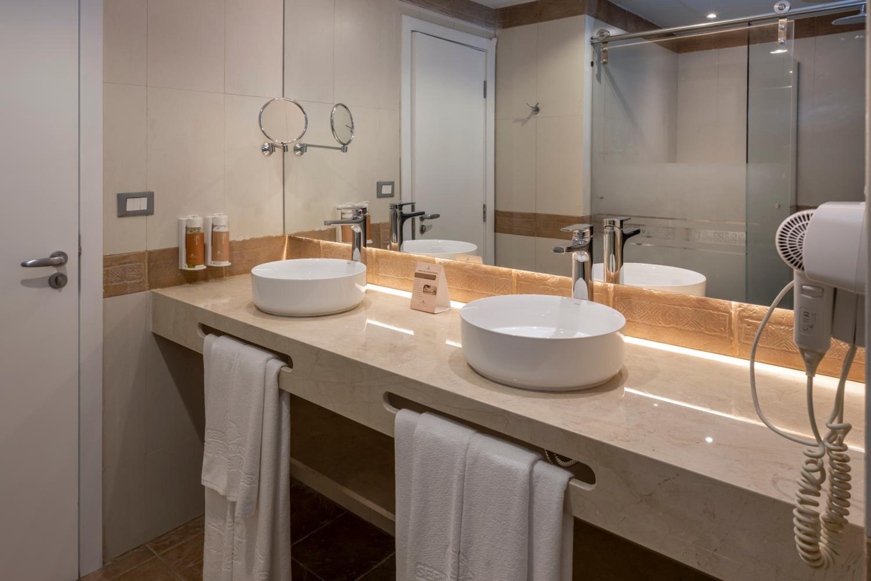 Family Prime Apartment with Side Sea View thumbnail 6