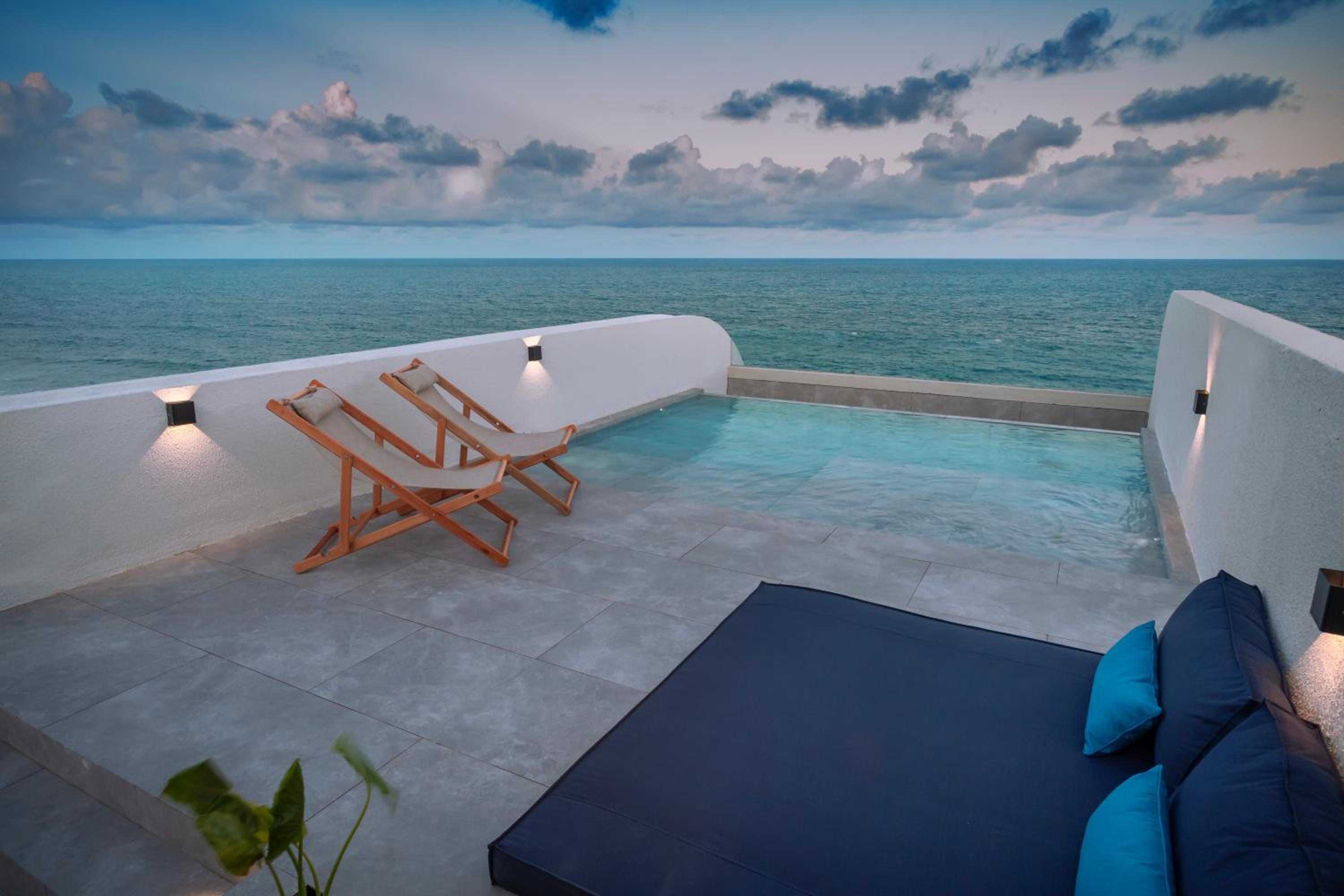 Premium Suite thumbnail 6
