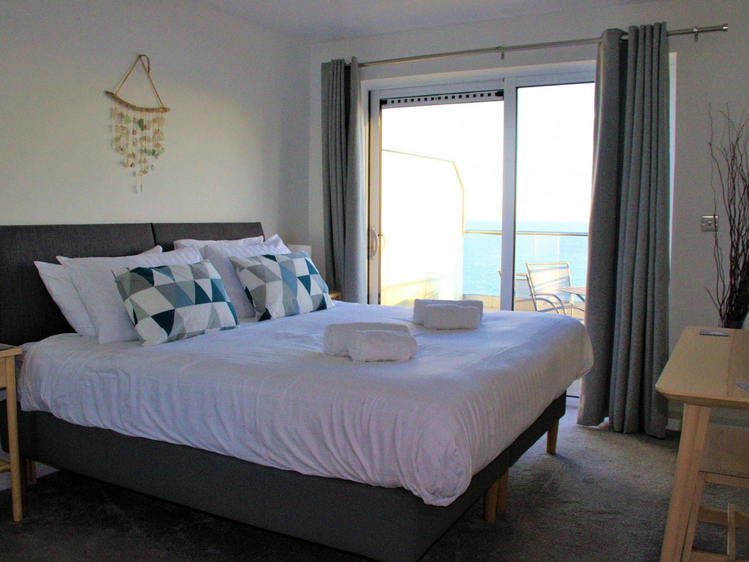Three-Bedroom Apartment - Photo 4