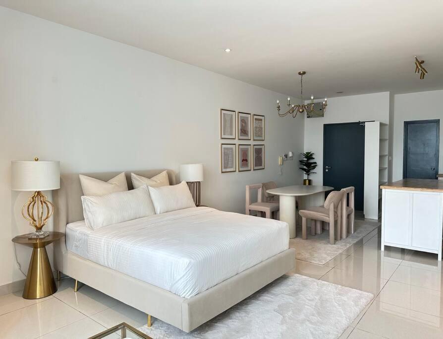 Studio Apartment photo 3