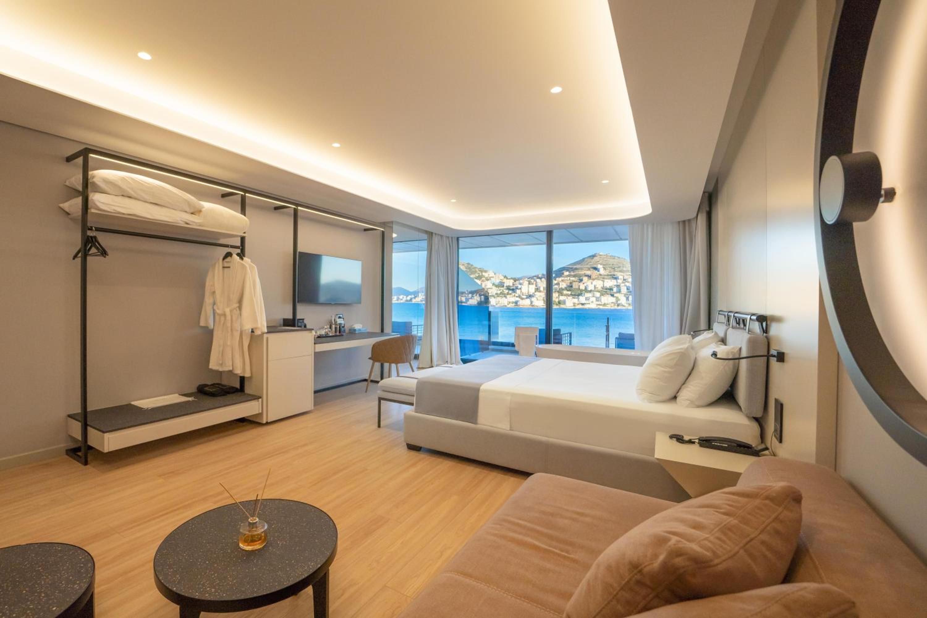 Superior Suite with Sea View photo 2